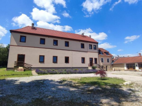 Zámeček Čeřov Jicin